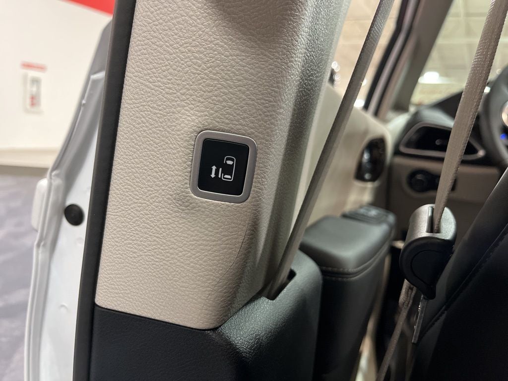 2024 Chrysler Pacifica Limited Carbravo CPO