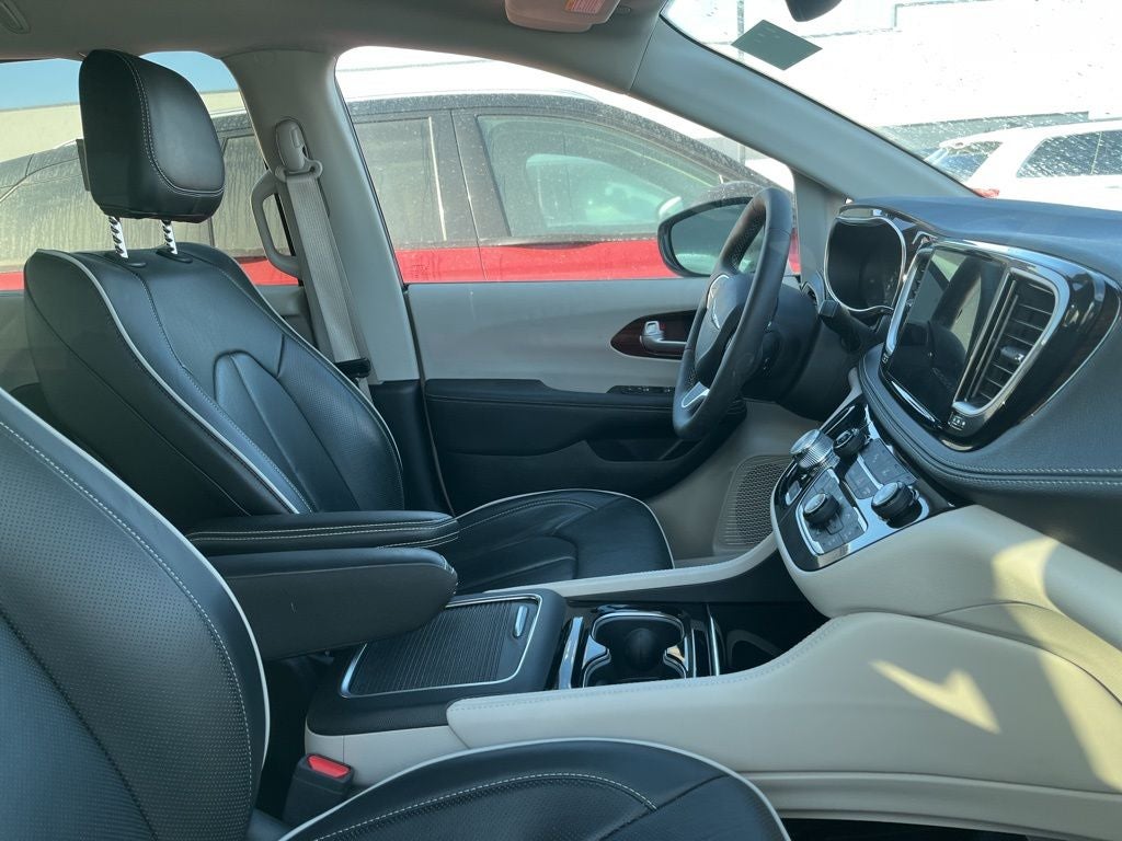 Used 2024 Chrysler Pacifica Limited with VIN 2C4RC1GG1RR157515 for sale in St. Cloud, Minnesota