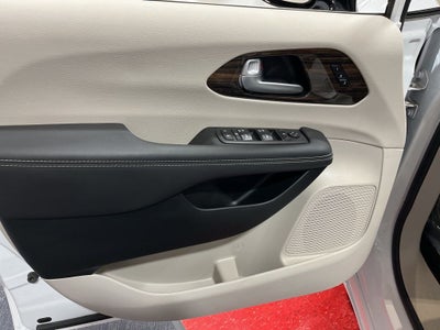 2024 Chrysler Pacifica Limited Carbravo CPO