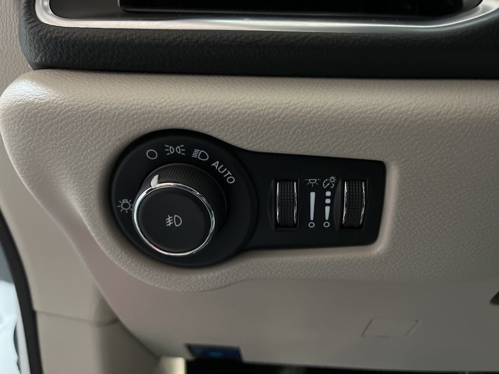 2024 Chrysler Pacifica Limited Carbravo CPO