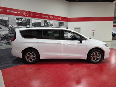 2024 Chrysler Pacifica Limited Carbravo CPO