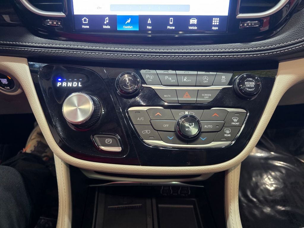 2024 Chrysler Pacifica Limited Carbravo CPO