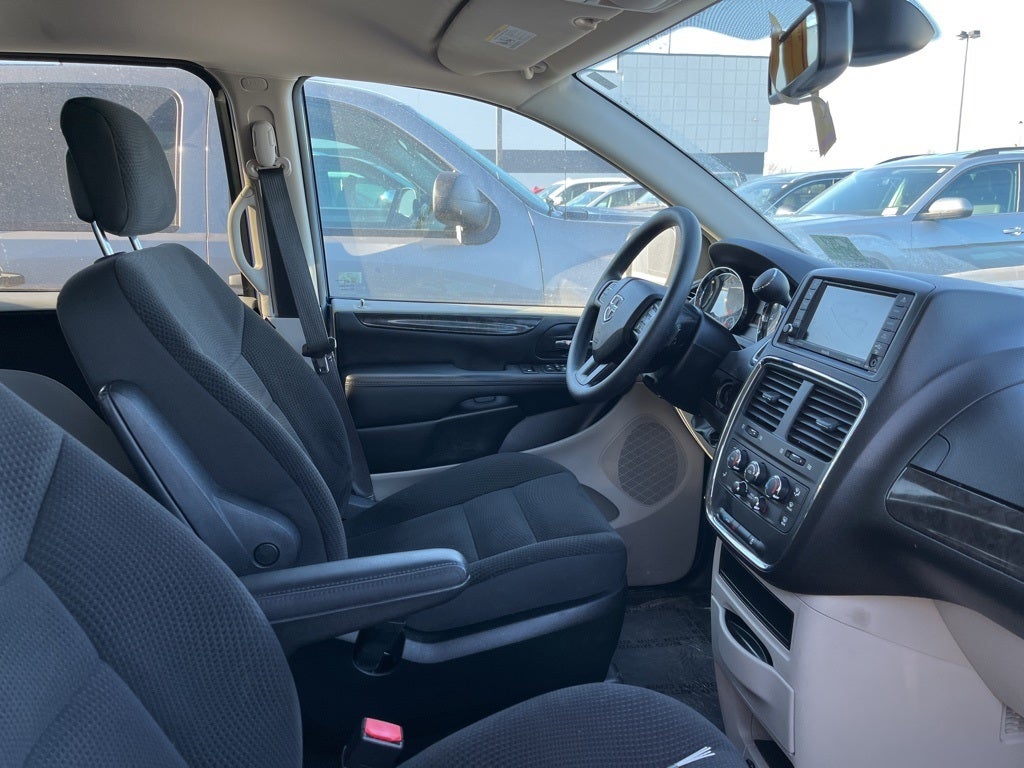 Used 2018 Dodge Grand Caravan SE with VIN 2C4RDGBG3JR296489 for sale in St. Cloud, Minnesota