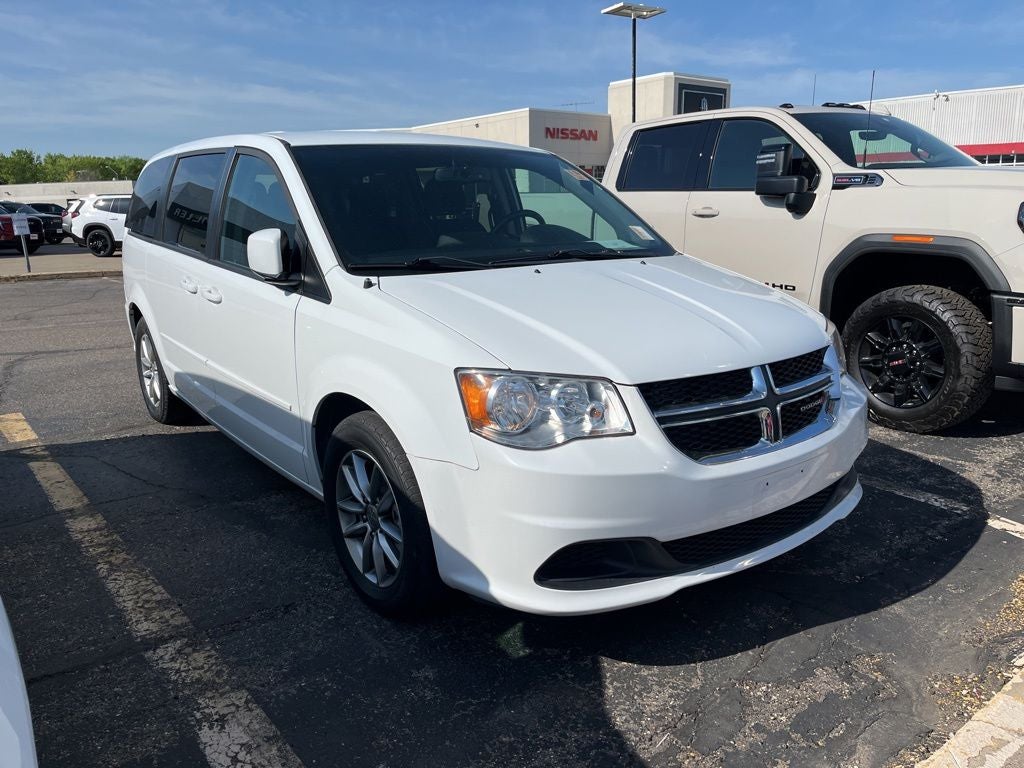 Used 2016 Dodge Grand Caravan SE Plus with VIN 2C4RDGBG5GR354160 for sale in St. Cloud, Minnesota