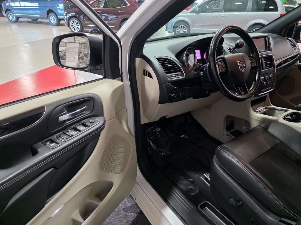 2020 Dodge Grand Caravan SXT