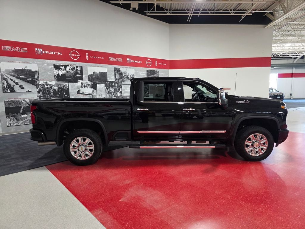 Used 2025 Chevrolet Silverado 3500HD High Country with VIN 2GC4KVEY1S1166493 for sale in St. Cloud, Minnesota