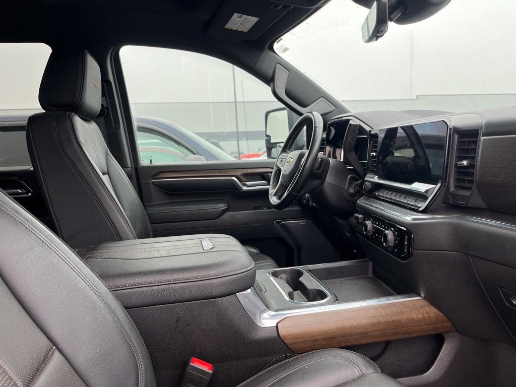 Used 2024 Chevrolet Silverado 2500HD High Country with VIN 2GC4YRE73R1111907 for sale in St. Cloud, Minnesota
