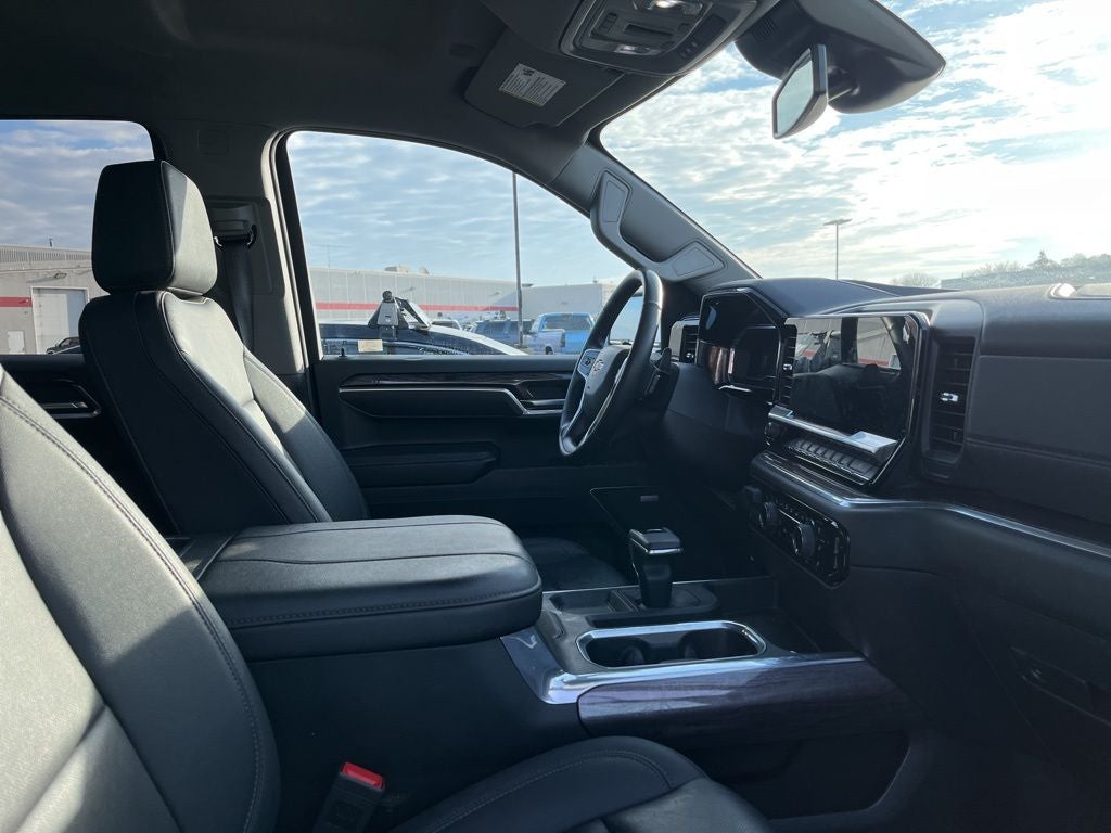 2025 Chevrolet Silverado 1500 LTZ