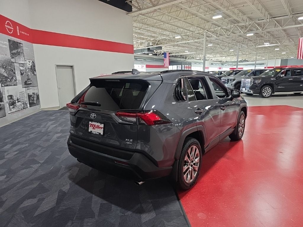 2019 Toyota RAV4 XLE Premium