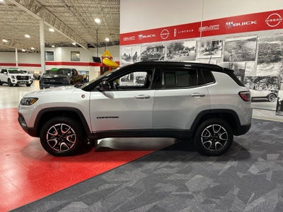 2025 Jeep Compass Trailhawk Carbravo Certified