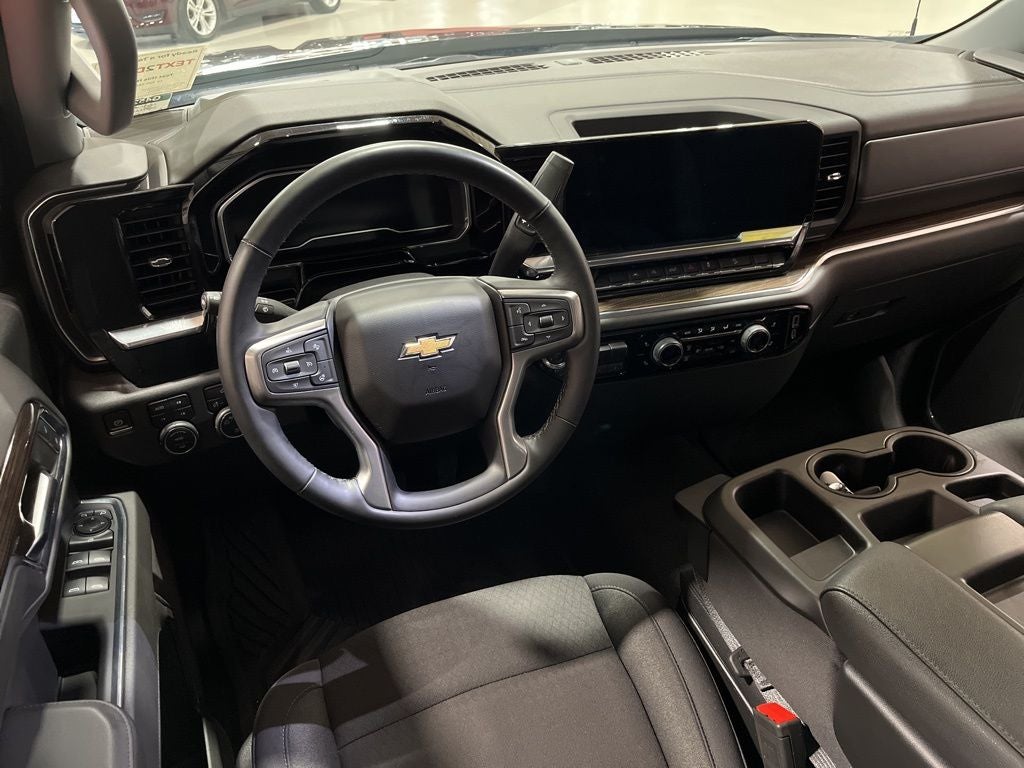 2024 Chevrolet Silverado 1500 LT LT1