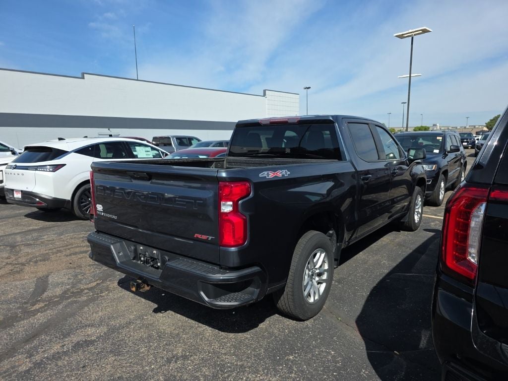 Used 2020 Chevrolet Silverado 1500 RST with VIN 3GCUYEEDXLG400201 for sale in St. Cloud, Minnesota