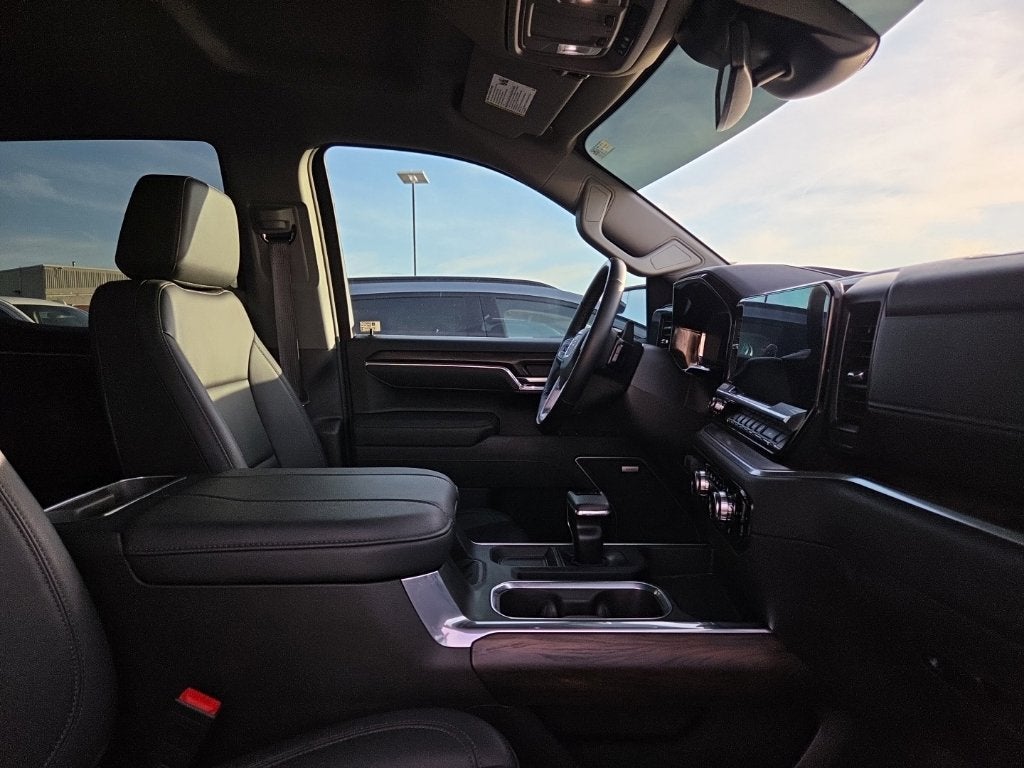 Used 2025 GMC Sierra 1500 SLT with VIN 3GTUUDE89SG228931 for sale in St. Cloud, Minnesota