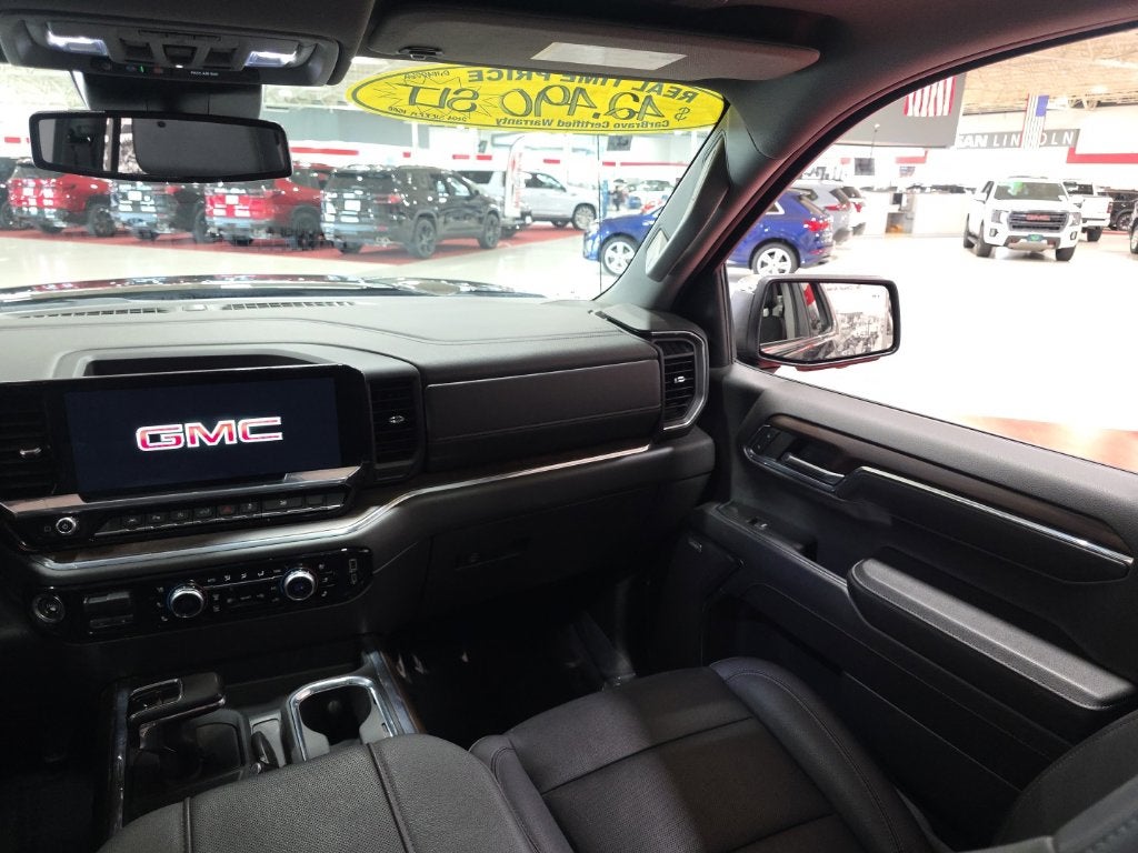 2024 GMC Sierra 1500 SLT - Photo 19