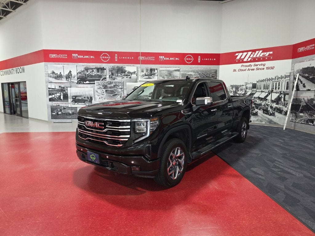 2024 GMC Sierra 1500 SLT - Photo 9