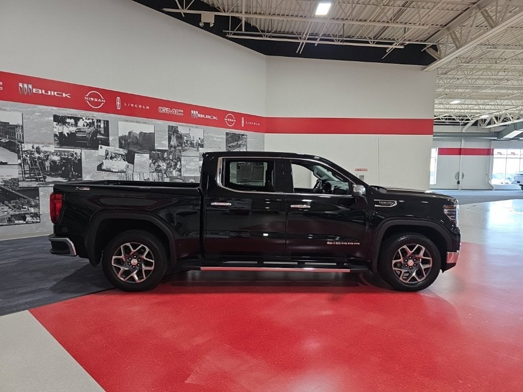 Used 2022 GMC Sierra 1500 SLT with VIN 3GTUUDED0NG621590 for sale in St. Cloud, Minnesota