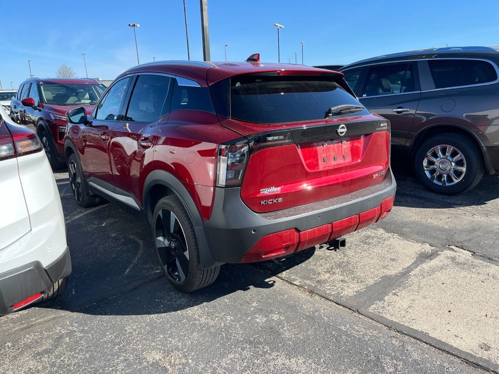 2025 Nissan Kicks SR