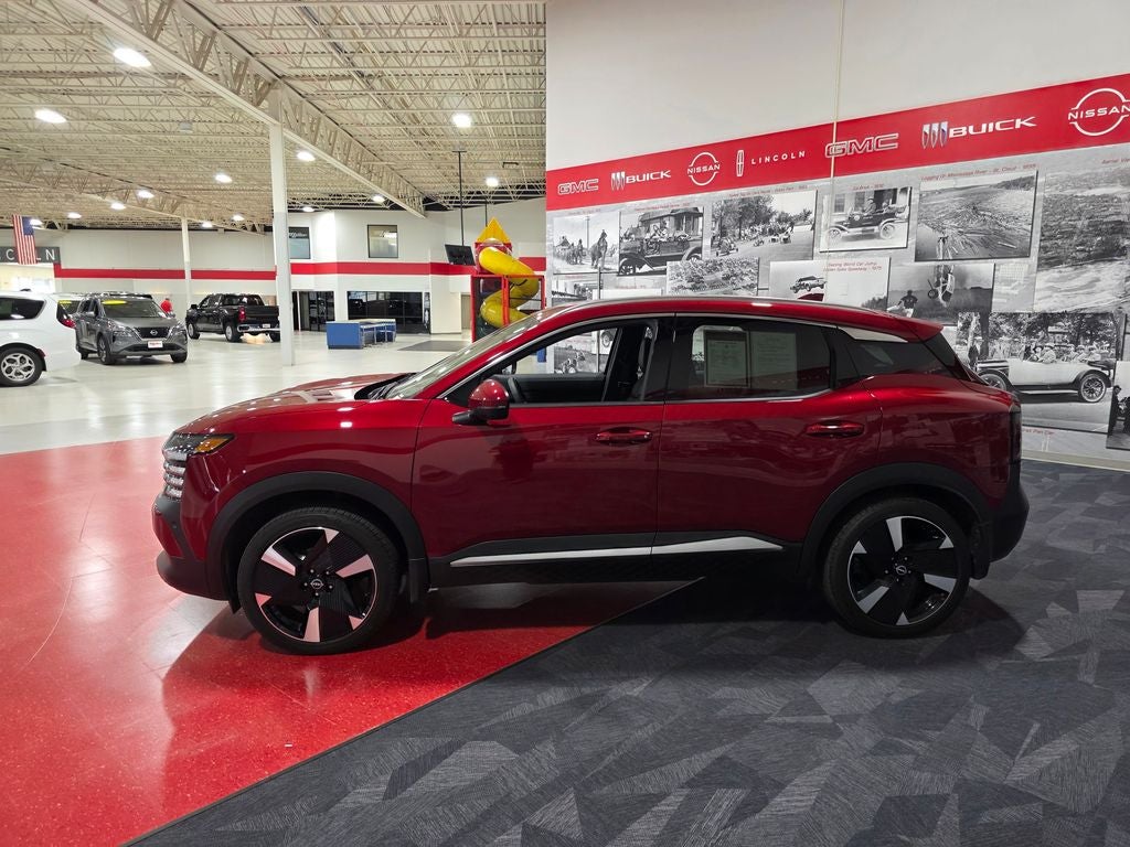 2025 Nissan Kicks SR
