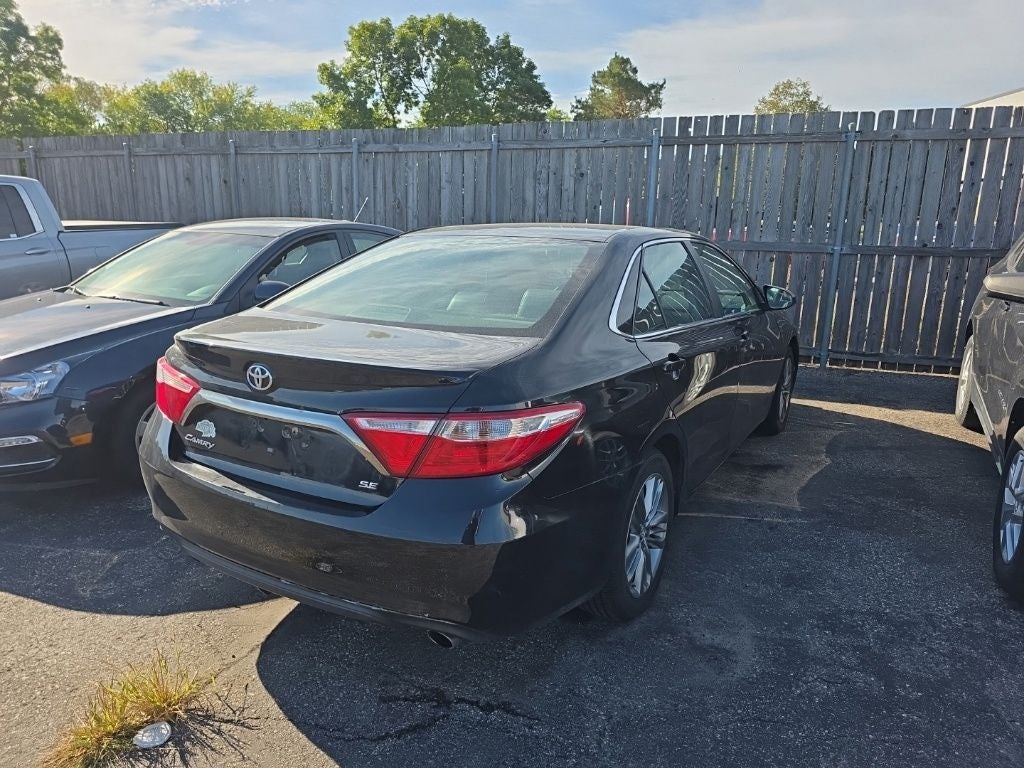 Used 2015 Toyota Camry SE with VIN 4T1BF1FK1FU990787 for sale in St. Cloud, Minnesota