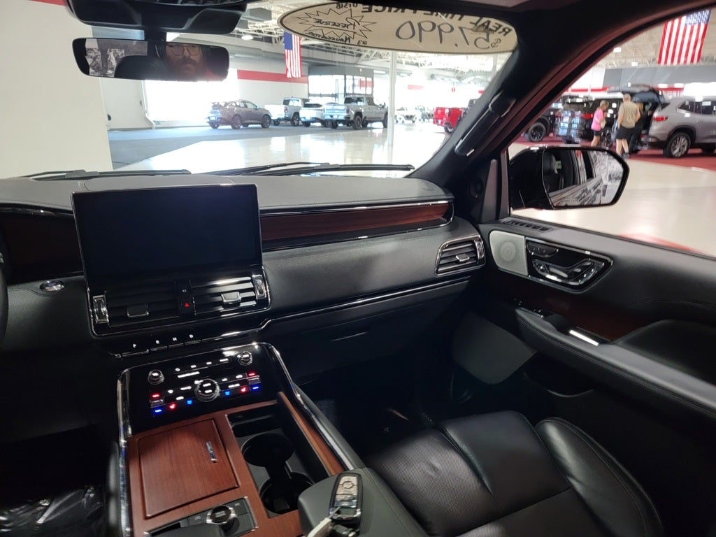 2023 Lincoln Navigator L Reserve