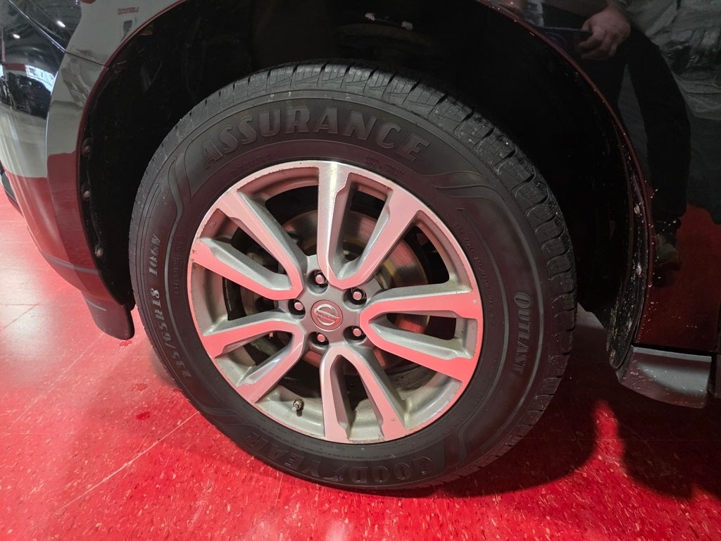 2016 Nissan Pathfinder SV