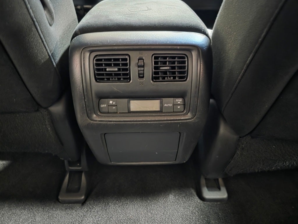 2016 Nissan Pathfinder SV