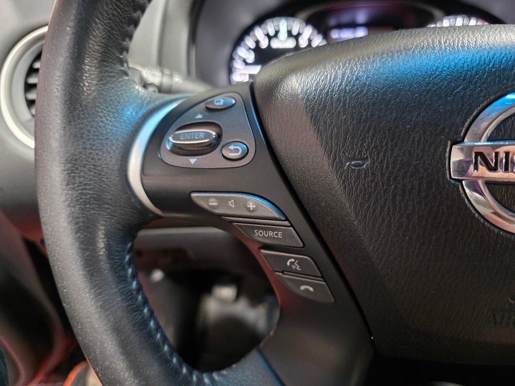 2016 Nissan Pathfinder SV