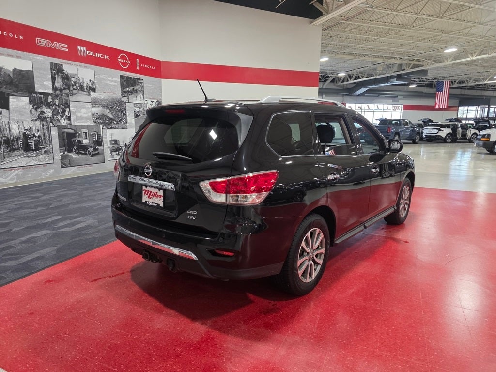 2016 Nissan Pathfinder SV