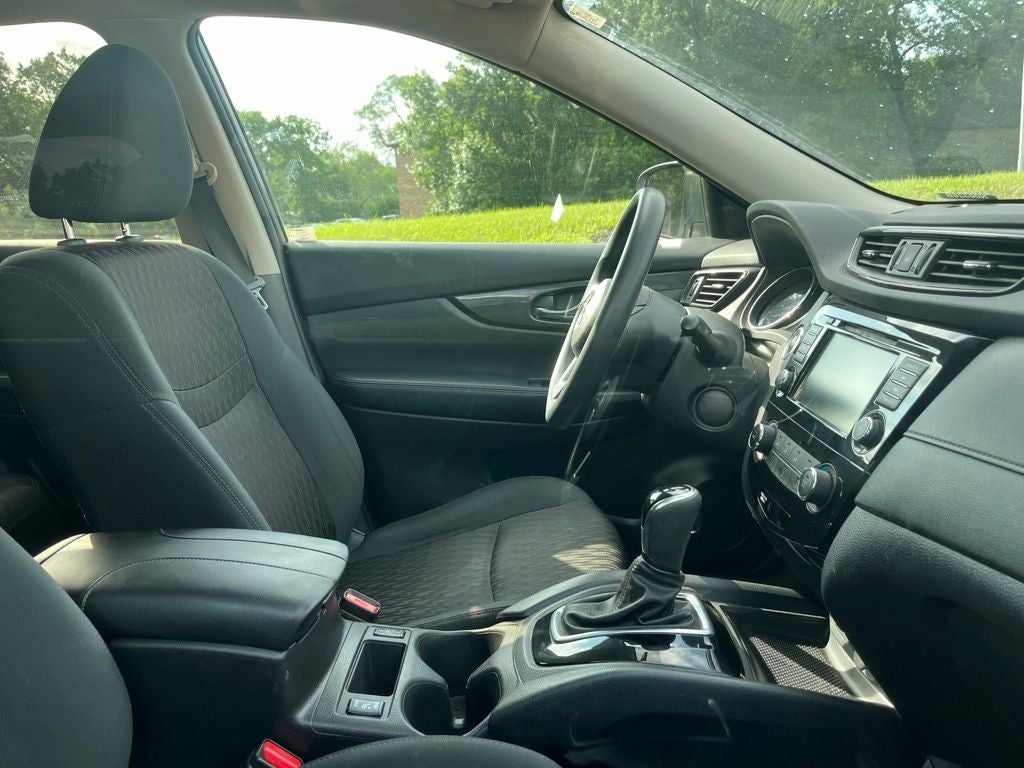 Used 2018 Nissan Rogue SV with VIN 5N1AT2MV7JC706424 for sale in St. Cloud, Minnesota