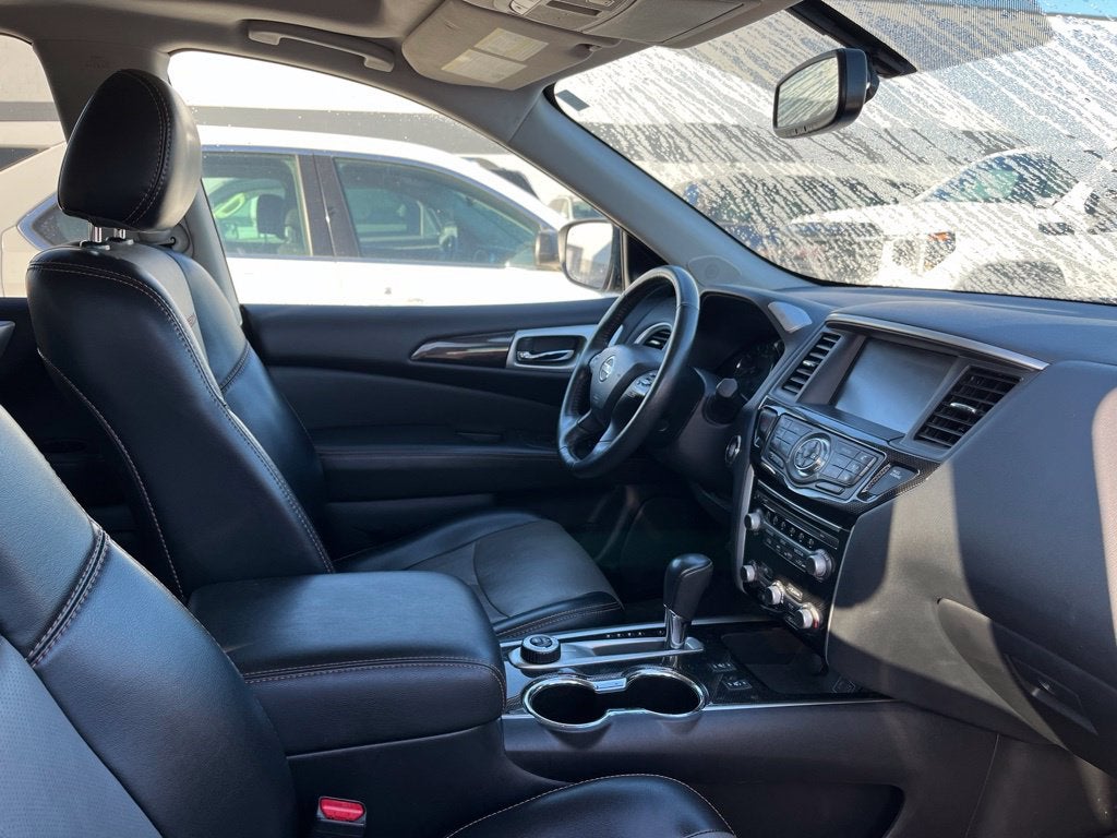 Used 2020 Nissan Pathfinder SL with VIN 5N1DR2CM5LC593225 for sale in St. Cloud, Minnesota