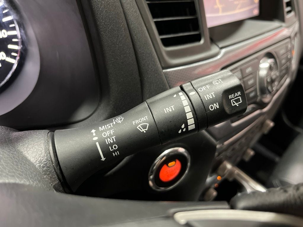 2018 Nissan Pathfinder SL