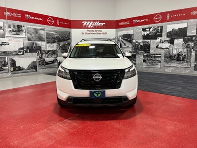 2022 Nissan Pathfinder SV