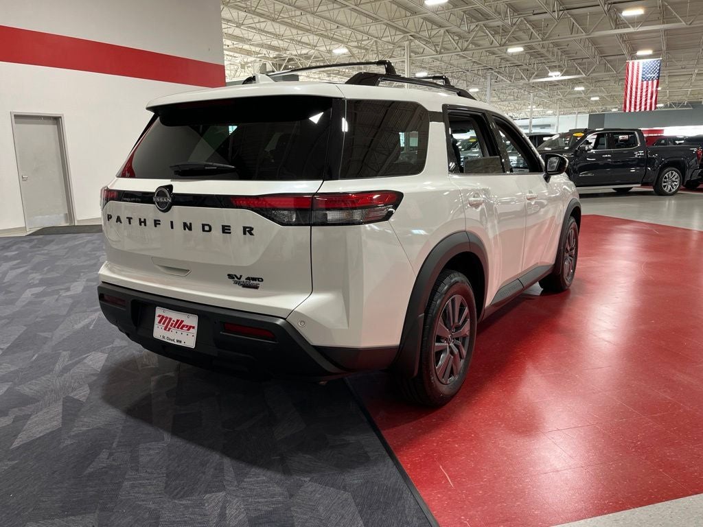 2022 Nissan Pathfinder SV