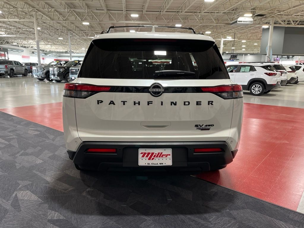 2022 Nissan Pathfinder SV