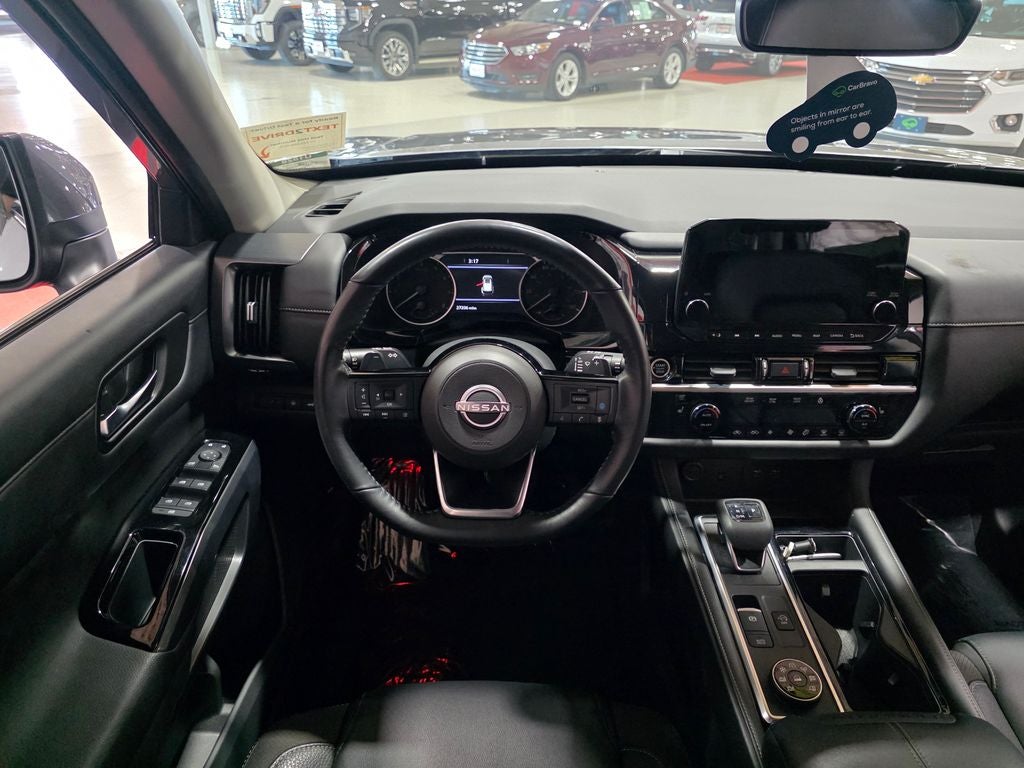 2023 Nissan Pathfinder SL