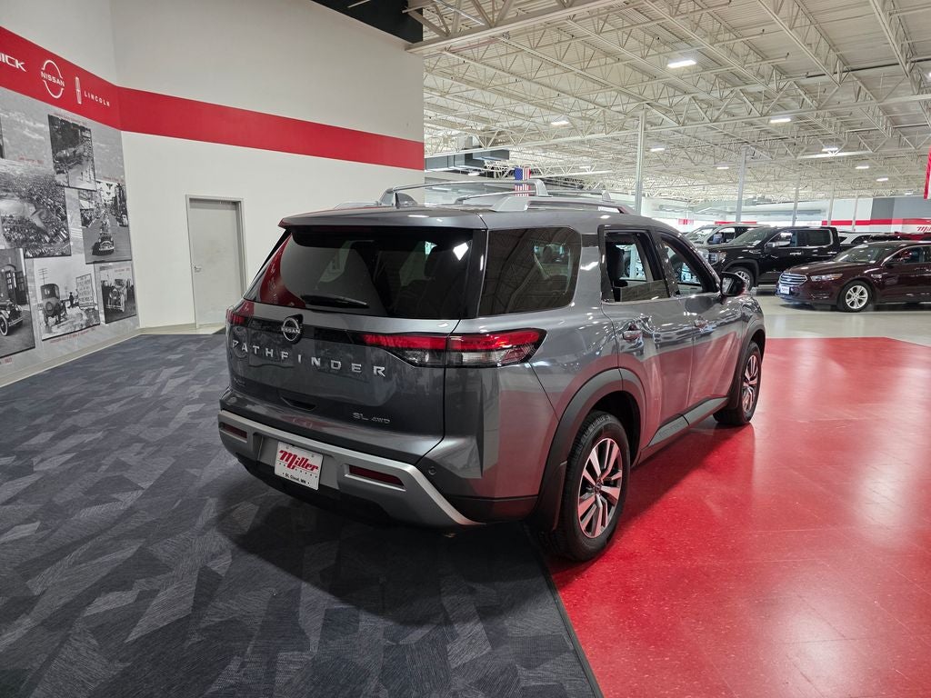 2023 Nissan Pathfinder SL