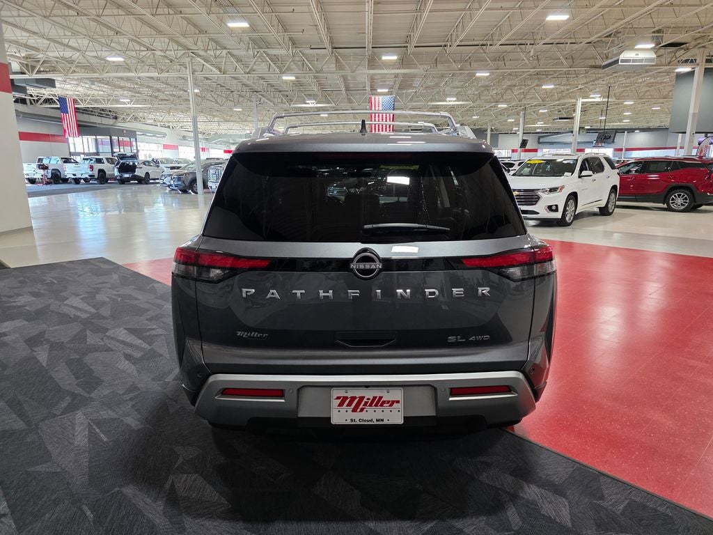 2023 Nissan Pathfinder SL