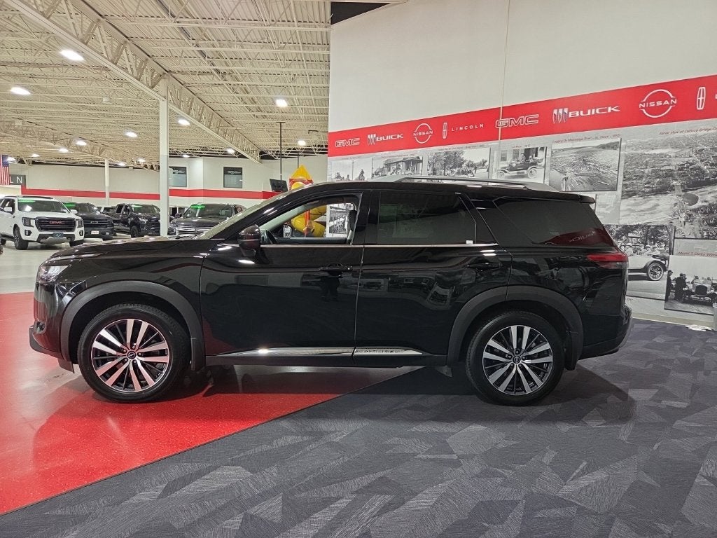 2022 Nissan Pathfinder Platinum Carbravo CPO