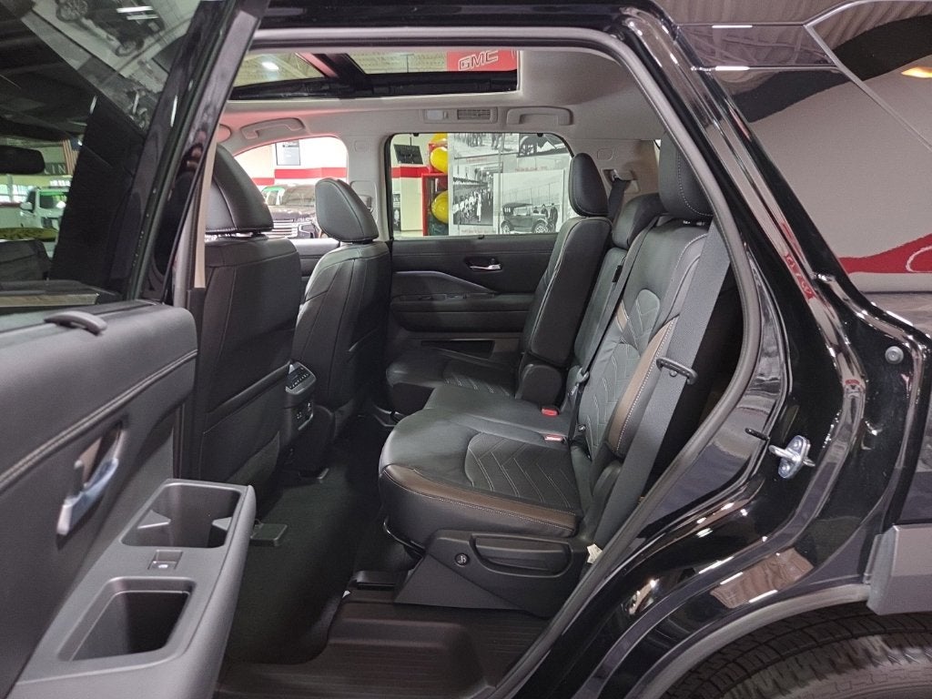 2022 Nissan Pathfinder Platinum Carbravo CPO