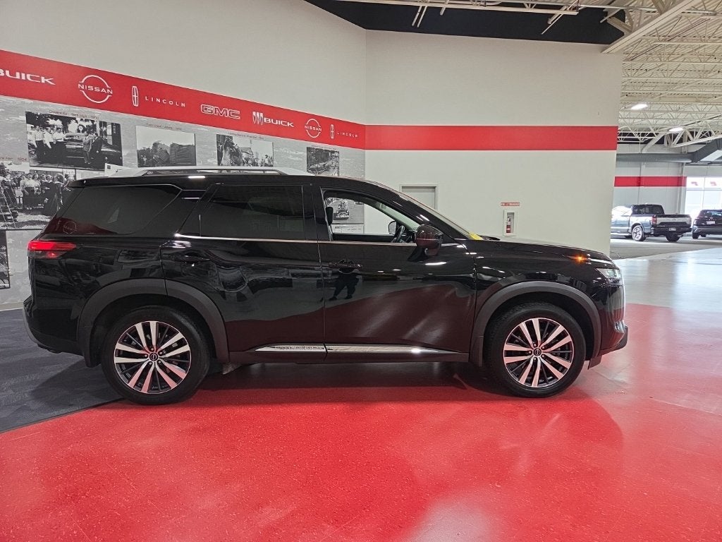 2022 Nissan Pathfinder Platinum Carbravo CPO