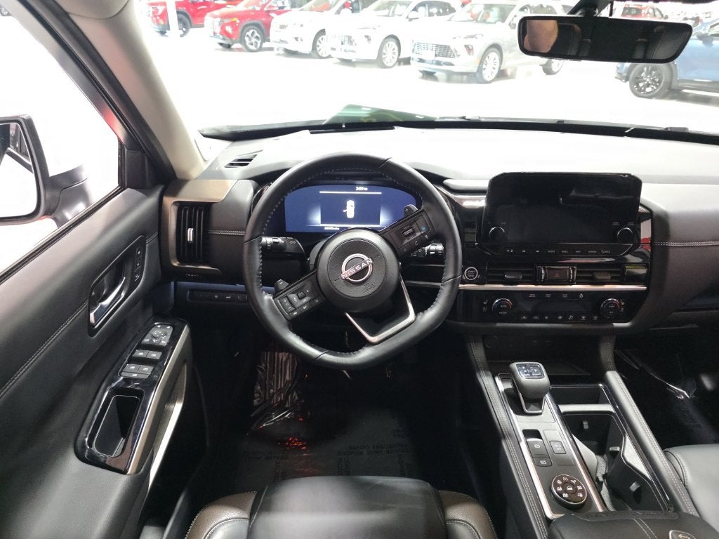 2023 Nissan Pathfinder Platinum Carbravo Certified