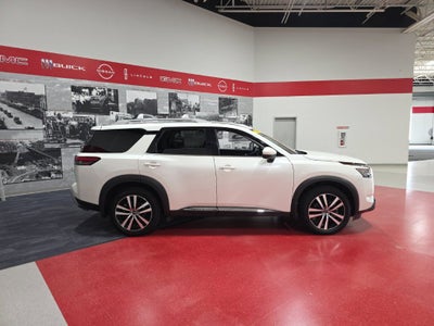 2023 Nissan Pathfinder Platinum Carbravo Certified