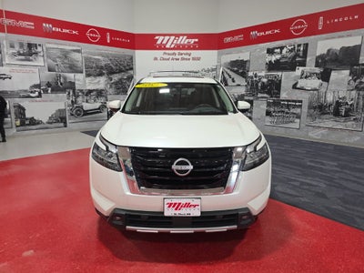 2023 Nissan Pathfinder Platinum Carbravo Certified