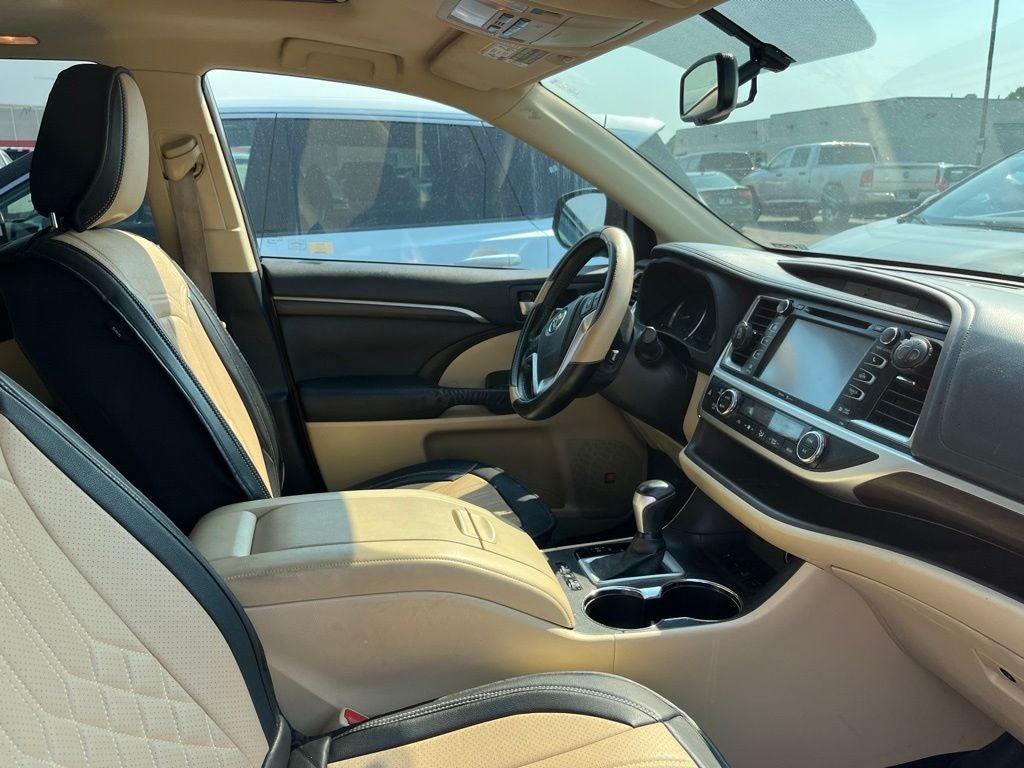 Used 2015 Toyota Highlander Limited with VIN 5TDDKRFH7FS075586 for sale in St. Cloud, Minnesota
