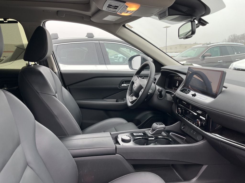 2025 Nissan Rogue SL