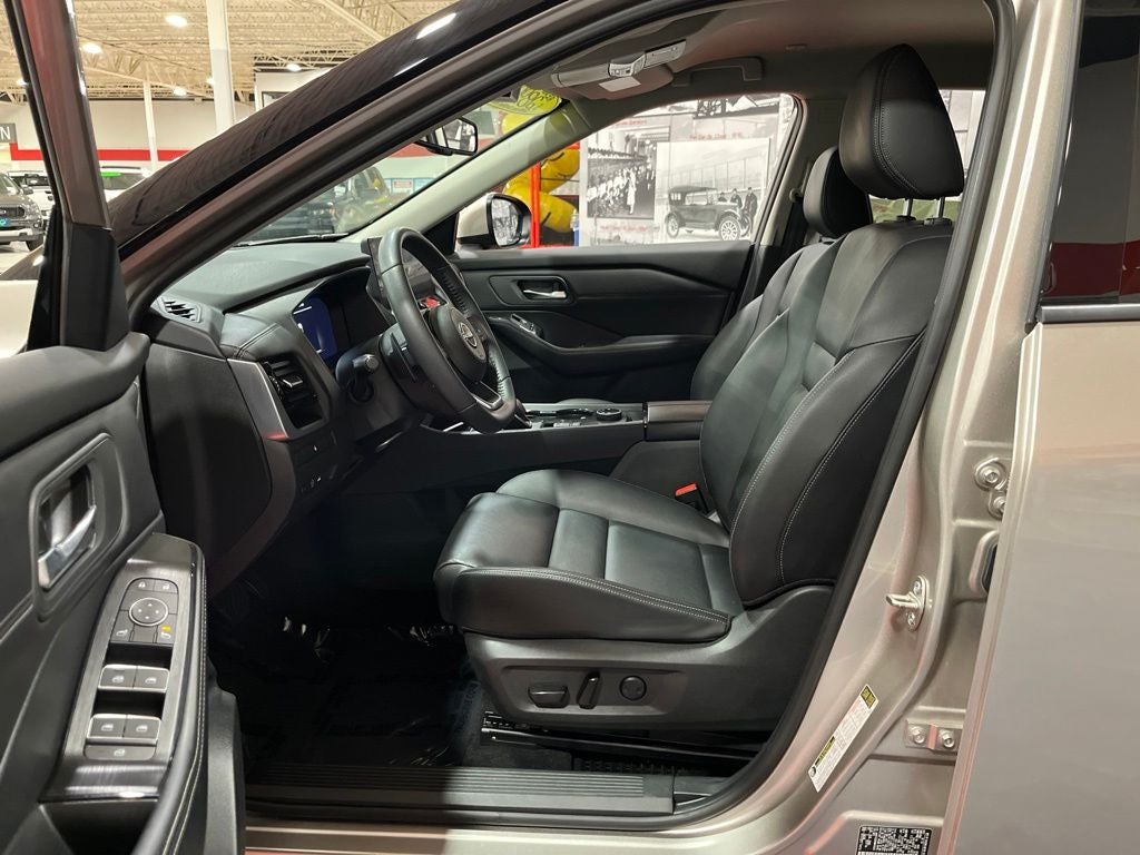 2024 Nissan Rogue SL - Photo 13