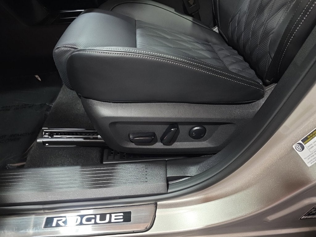 2026 Nissan Rogue Platinum Carbravo CPO