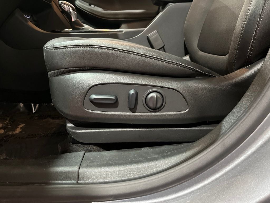 2023 Buick Encore GX Select Carbravo Certified