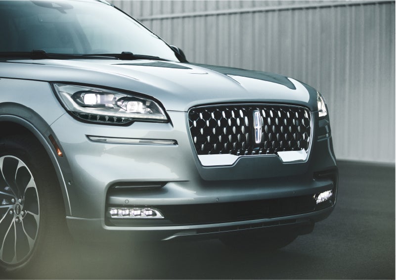 The available adaptive pixel LED headlamps of the 2023 Lincoln Aviator® SUV activated | Miller Lincoln in Saint Cloud MN