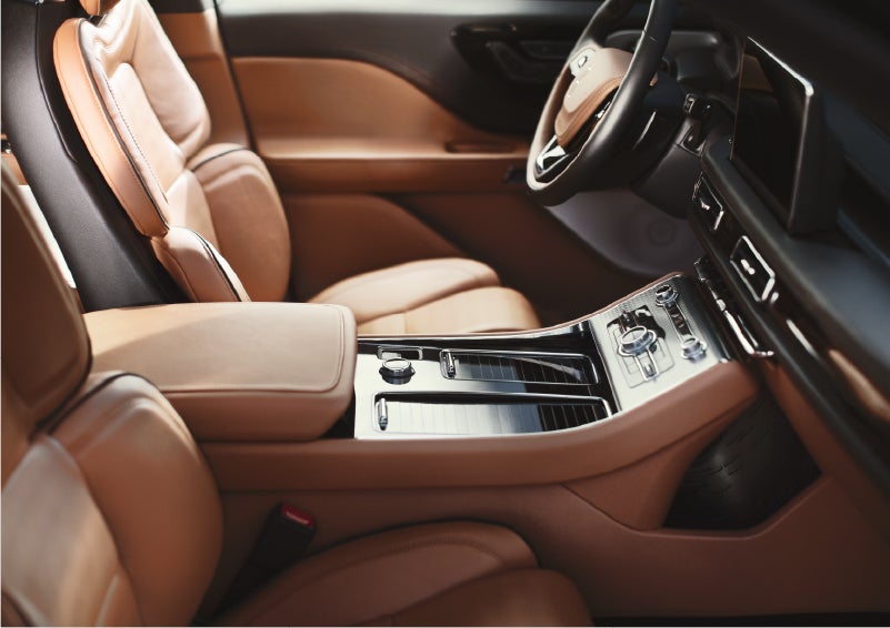 A 2023 Lincoln Aviator® Black Label model is shown in the Flight interior theme | Miller Lincoln in Saint Cloud MN